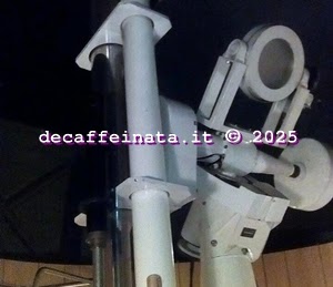 Il telescopio per le osservazioni del cielo dopo le lezioni teoriche. Non era però l'unico telescopio a disposizione.