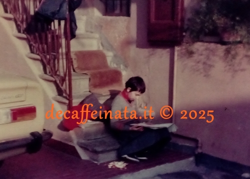 Io, nel cortile davanti casa, anni Settanta.