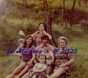 Prima metà degli anni Settanta; con la mia famiglia, qui comprensiva di una zia. Anche questa area oggi è ben differente, seppur sempre adibita alla viticoltura.
